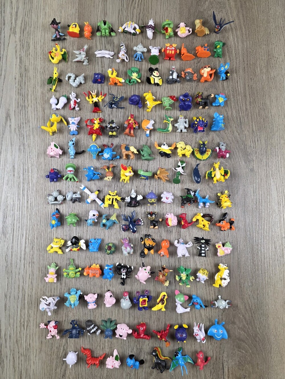 Pokémon Mini Figure Lot 137 Pieces Mixed Characters Collectible Figurines